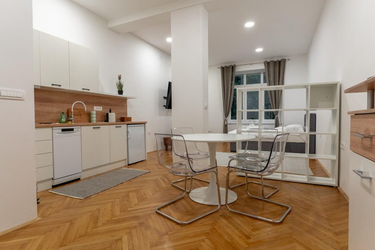 Others 4, Villa Sofija, Ljubljana