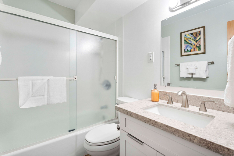 Bathroom 5, Ocean Front Condo - Vrkcv, Hawaii