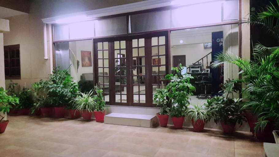 Others 4, Hotel Inn Karachi, Karachi