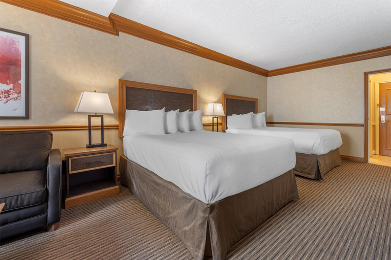 Bedroom 4, Best Western Parkway Inn & Conference Centre, Stormont, Dundas and Glengarry