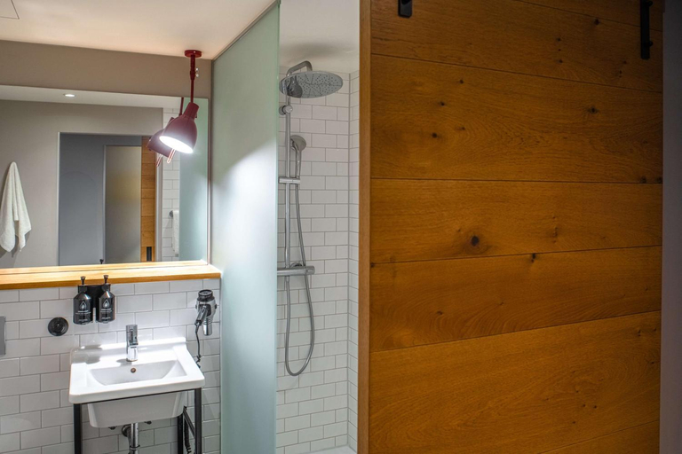 Bathroom 2, pentahotel Liege, Liège