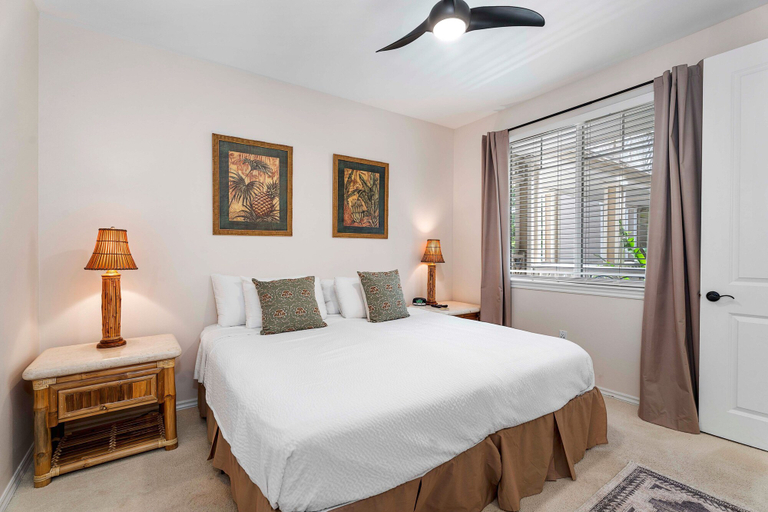 Room 4, Paradise Getaway- Golf Course and Lake Views -vrkcv, Hawaii