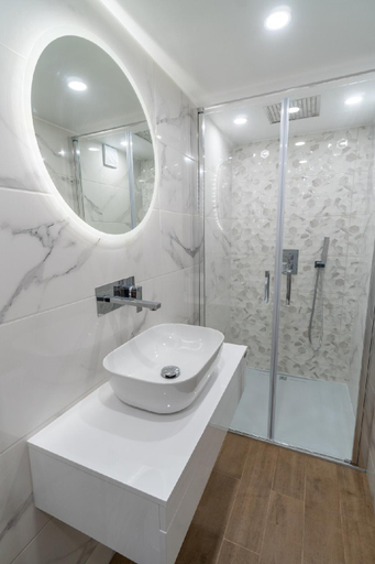 Bathroom 2, DejaBlue, Old City Center Studio, Stolichna