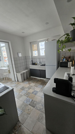 Others 4, Habitacion Privada para 3 Grande con balcon, Lisbon
