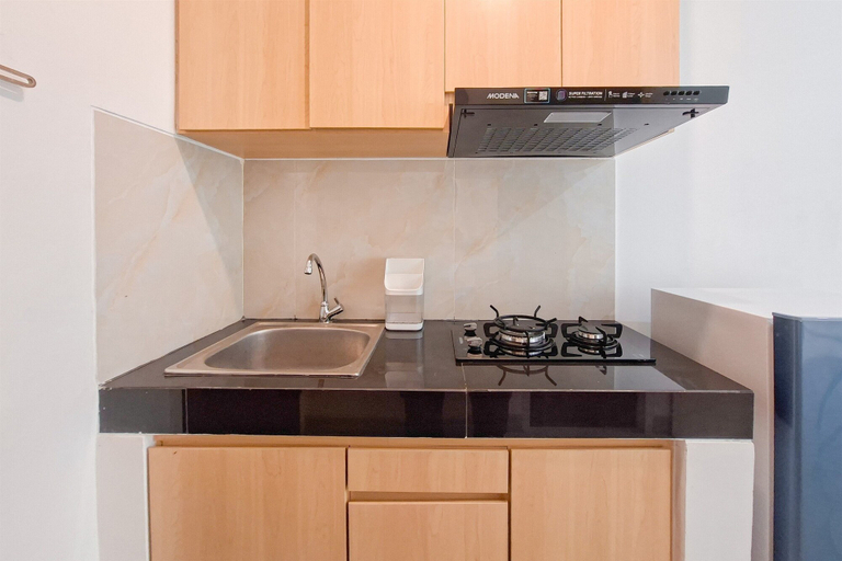 Private kitchen 2, Cozy Living Studio Room At Serpong Garden Apartment, Tangerang