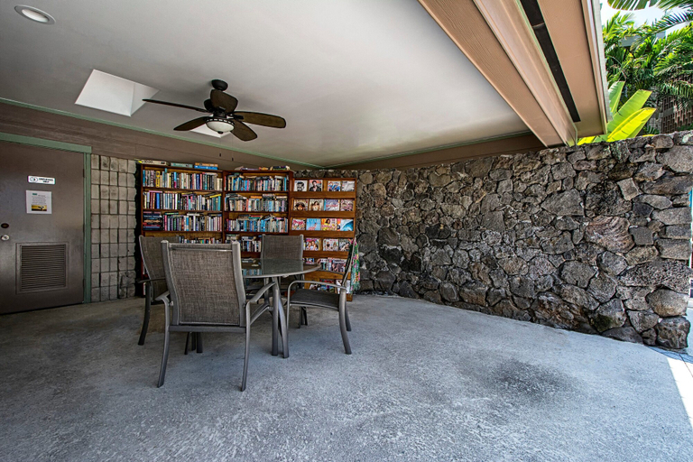 Outdoor dining 2, Ocean Front Condo - Vrkcv, Hawaii