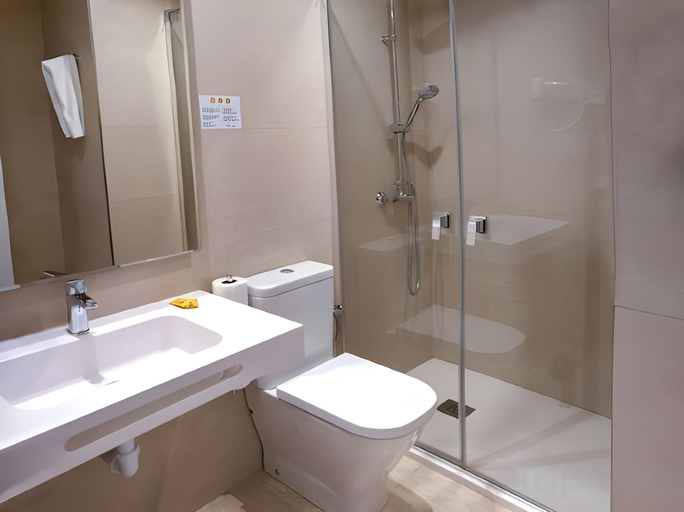 Bathroom 5, BQ Belvedere Hotel, Baleares