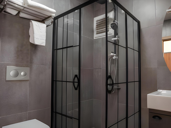 Bathroom 3, Med Airport Hotel, Arnavutkoy