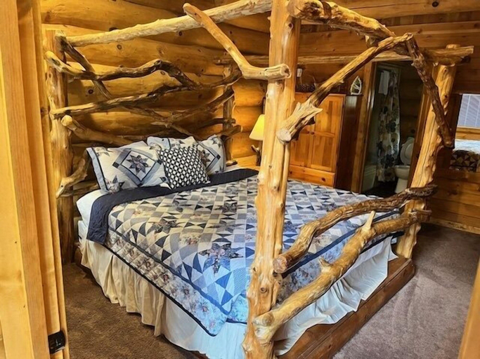 Bedroom 3, American Views 2 Bedroom Cabin by Heavenly Views Resort, Sevier