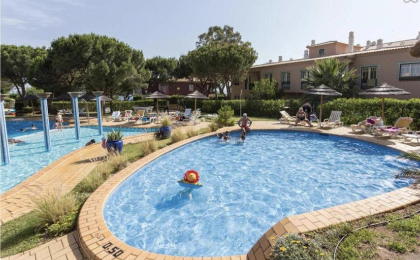 Others 3, Host Wise - Wonderful Flats with Pool, Albufeira