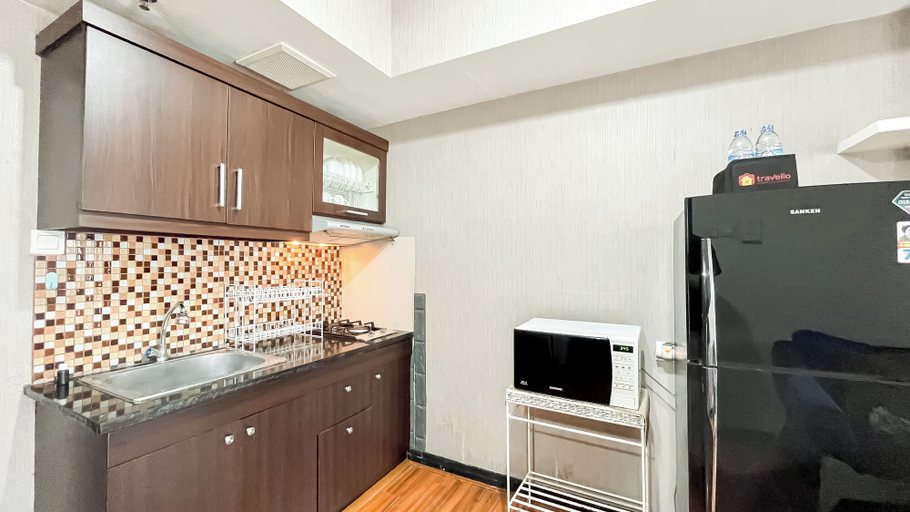 Private kitchen 2, Cozy 1Br Apartment At The Wave Kuningan, Jakarta Selatan