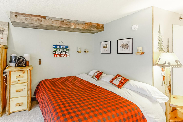 Bedroom 3, Iron Horse Resort D3084, Grand