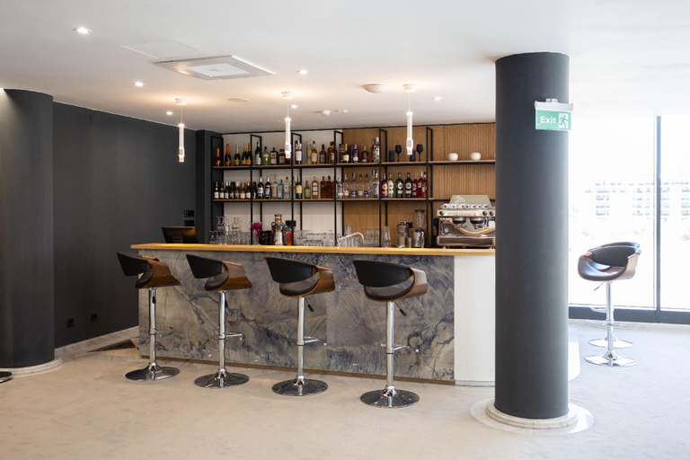 Food & Drinks 4, Blue Star Luxury Hotel 4*, Stolichna