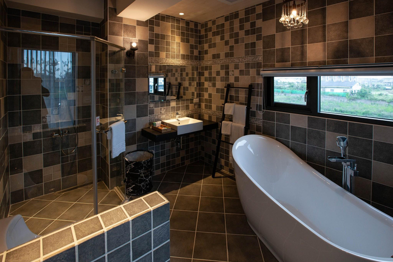 Bathroom 5, ramblingsnail, Yilan