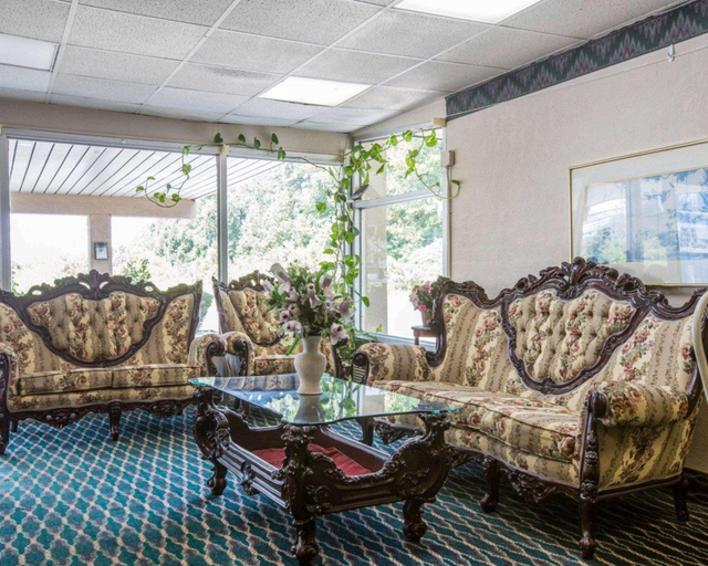 Public Area 2, Rodeway Inn, Etowah