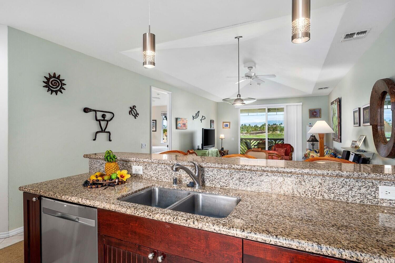 Interior 2, Top Floor - Amazing Golf & Mountain Views - Walk to Restaurants - Vrkcv, Hawaii