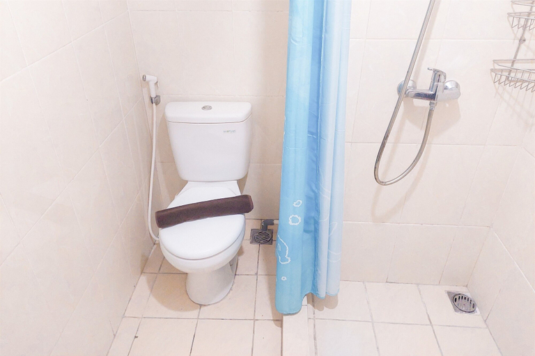 Bathroom 5, Comfy And Spacious 2Br Apartment M-Town Residence, Tangerang