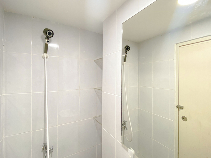 Bathroom 5, Enjoy Living Studio At Tokyo Riverside Pik 2 Apartment, Tangerang