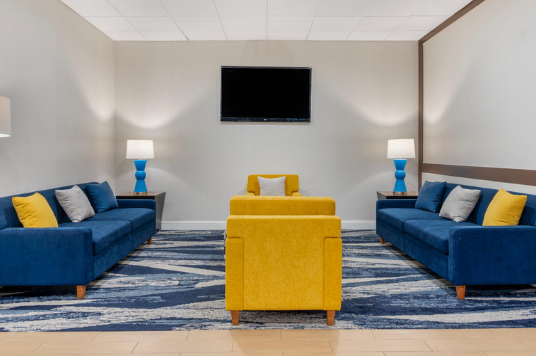 Public Area 2, Comfort Inn & Suites Danbury-Bethel, Fairfield