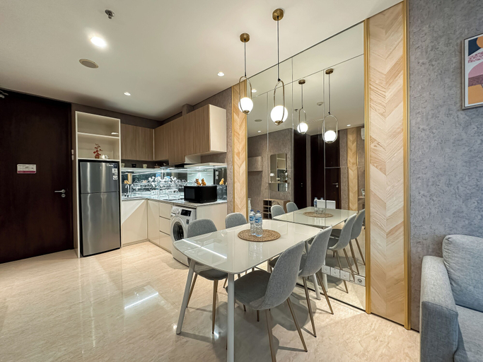 In-room dining 2, Tranquil And Modern Haven 2Br At The Rosebay Apartment, Surabaya