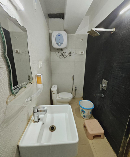 Bathroom, Hotel Bodhi Tree, Patna