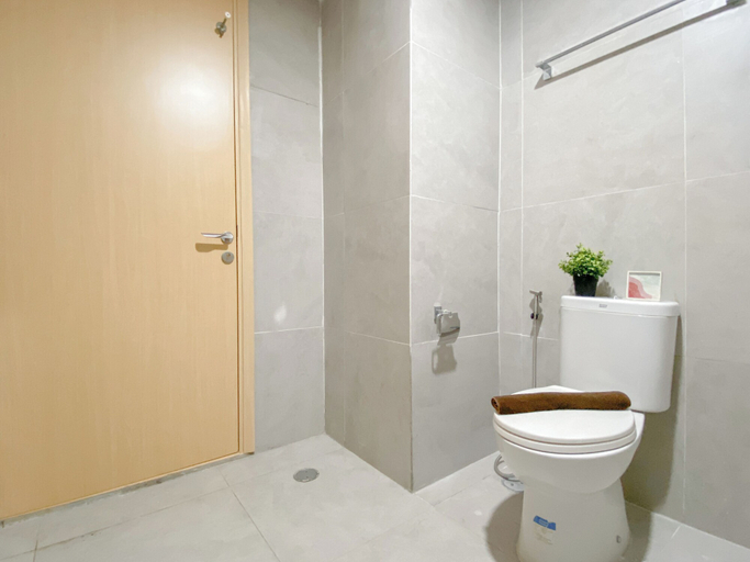 Bathroom 4, Simple 3Br At Pollux Chadstone Apartment, Cikarang