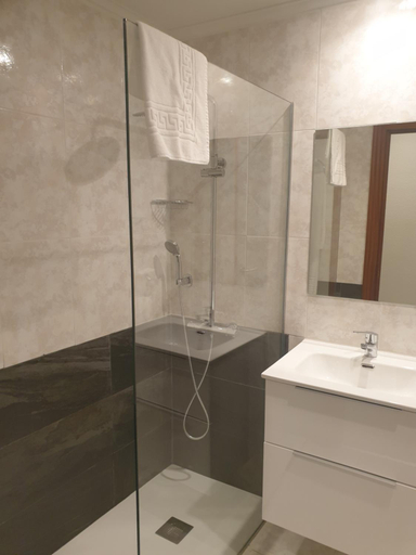 Bathroom 2, Hotel Arts - Gasteiz Centro, Álava