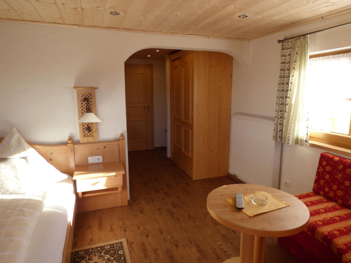 Bedroom 3, Alpengasthof Hochlenzer, Berchtesgadener Land