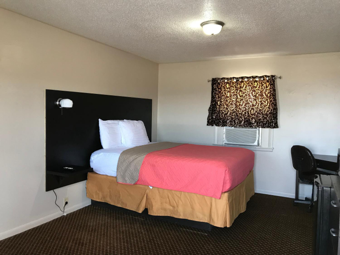 Others 4, Laci's Country Inn - Knob Noster, Johnson
