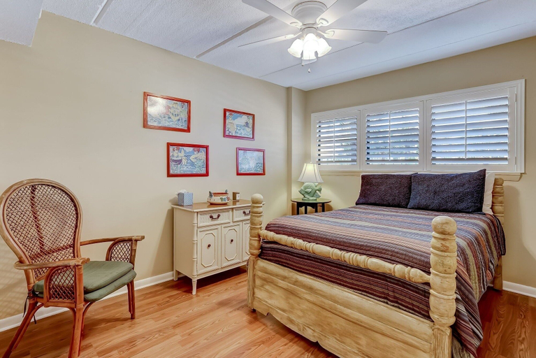Bedroom 3, Enchanting Ground Unit Condo Few Steps Away from the Ocean Side by RedAwning, Nassau