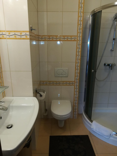 Bathroom 3, Victoria Cecchini, Nowy Sącz