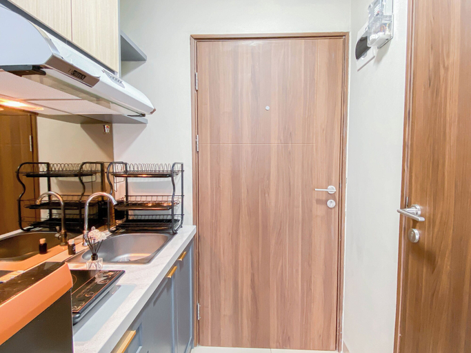 Private kitchen 2, Minimalist Studio Apartment Royal Sentul Park, Bogor