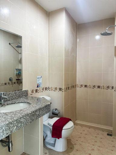 Bathroom 3, Nan's Aonang, Mueang Krabi