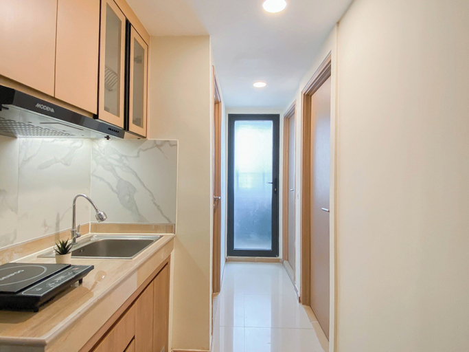 Private kitchen 4, Modern 2Br At Meikarta Apartment Near Aeon Delta Mas, Cikarang