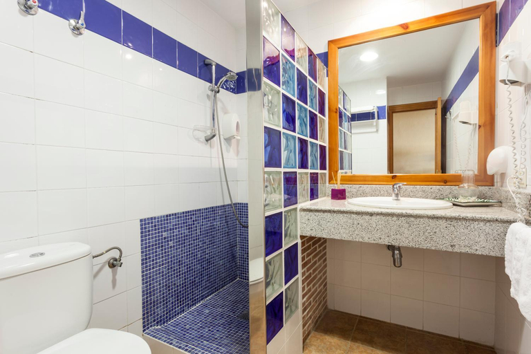 Bathroom 4, Alcadima, Granada