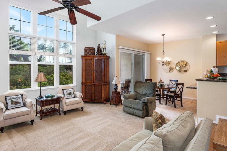 Living area 5, Spacious Townhome - Close to Beaches & Shopping! - Vrkcv, Hawaii