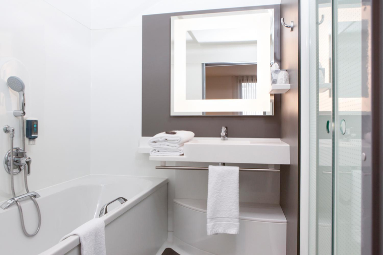 Bathroom 4, Novotel Suites Lille Europe, Nord