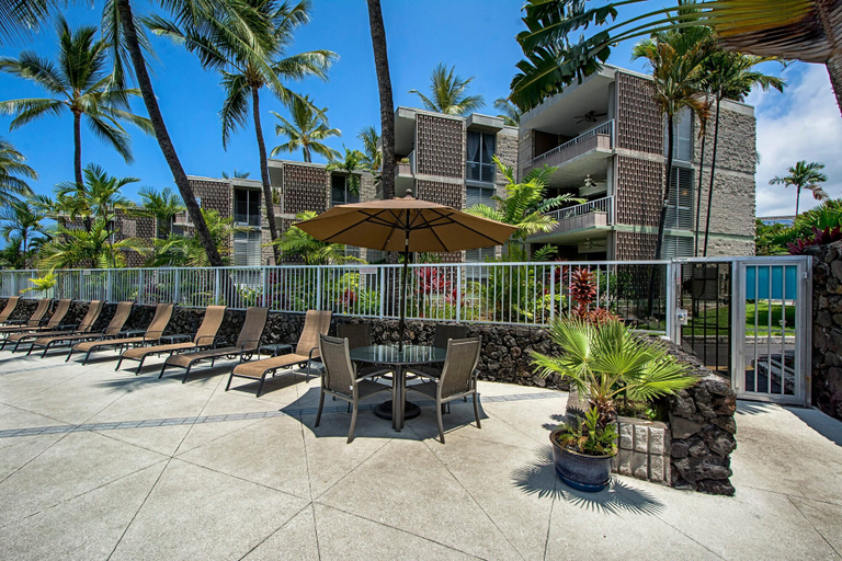 Outdoor dining 3, Breathtaking Ocean View - Ocean Front Complex- Vrkcv, Hawaii