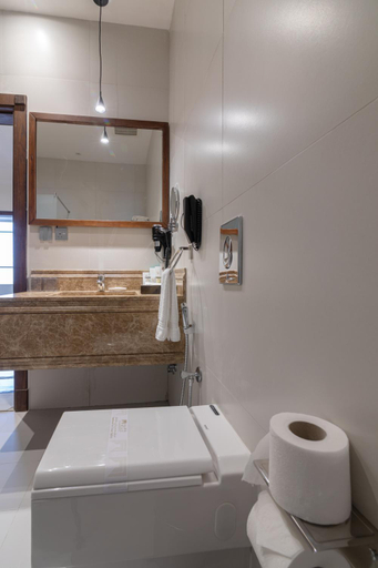 Bathroom 5, The Gate Hotel and Apartments, Dammam