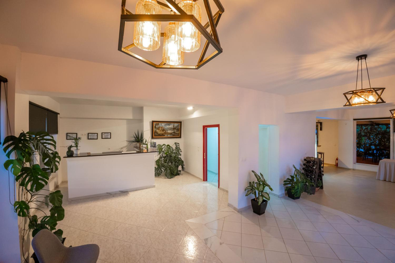 Public Area, Alnes Hotel, Sarandës