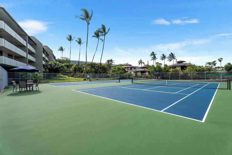 Sport court 2, Condo With Central AC - Partial Ocean View - Concierge - Near Magic Sands Beach - Vrkcv, Hawaii