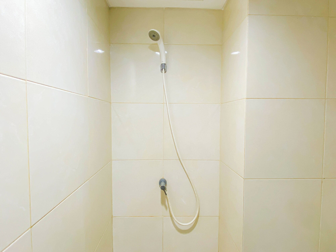 Bathroom 4, Simple Blue Toned Studio (No Kitchen) At Elvis Tower Apartment, Cikarang