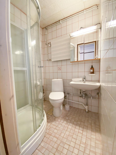Bathroom 3, The Blueberry Inn, Lapland