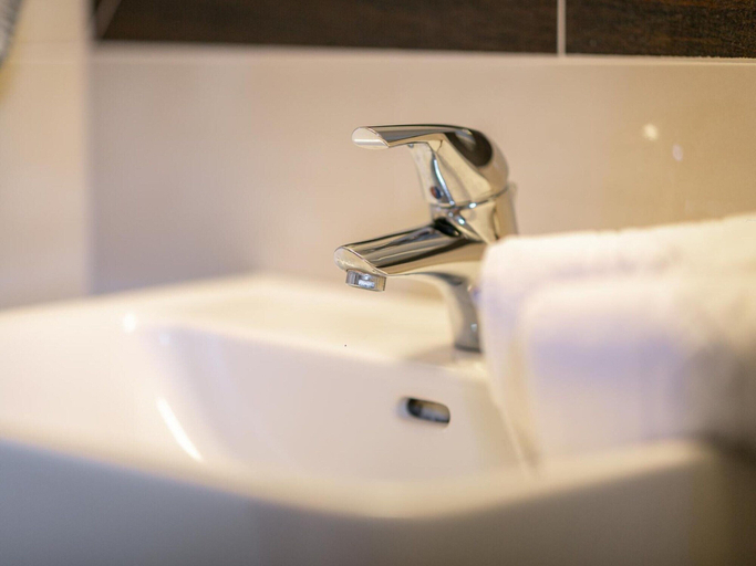 Bathroom 4, Apartment in Fugen Near Spieljochbahn, Schwaz