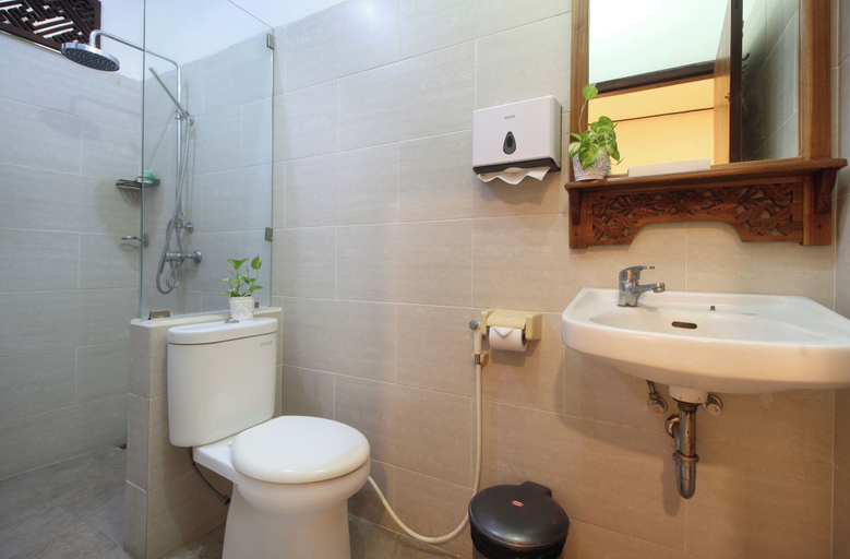 Bathroom 4, Hotel Jati Sanur, Denpasar