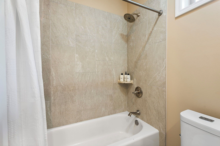 Bathroom 3, Ocean Front - Private Pool & Grill - Vrkcv, Hawaii