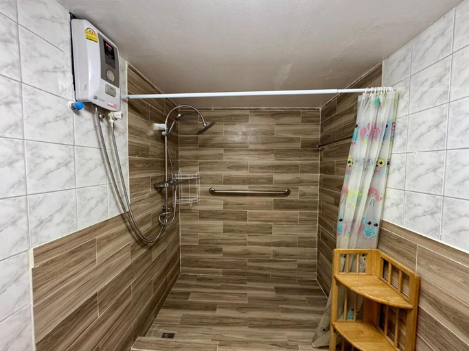 Bathroom 3, Kieng Talay Studio by PSR, Pattaya
