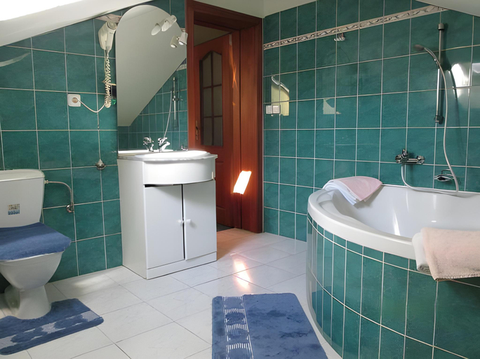 Bathroom 4, Hotel ANETTE, Praha 5