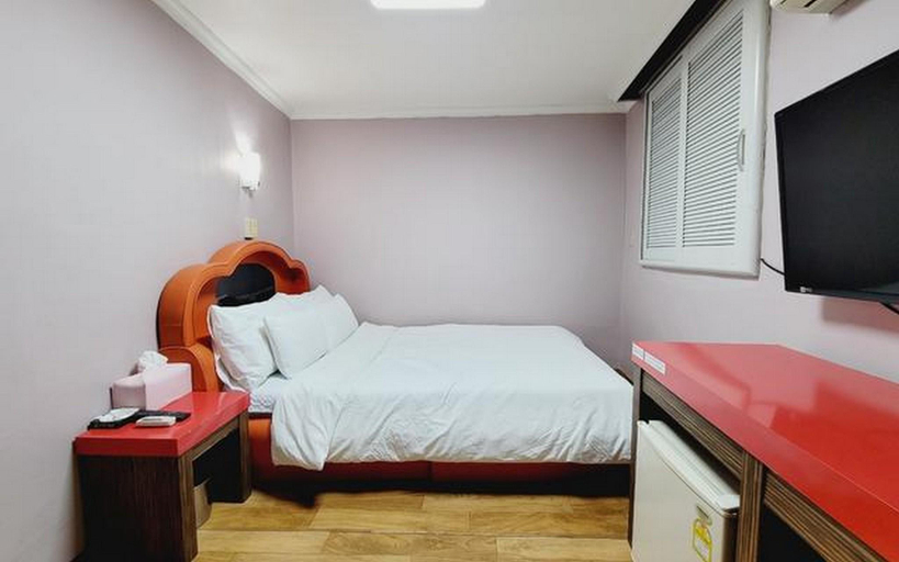 Bedroom 3, Konkuk University Eunha, Gwang-jin