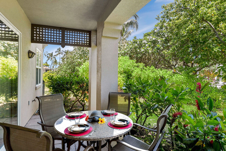 Outdoor dining 4, Spacious Corner Unit - Central AC - Vrkcv, Hawaii